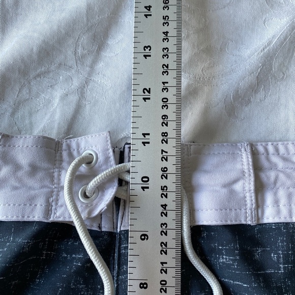 Old‎ Navy Green Flowers Men's Board Shorts Size 28 Swim Surf - Picture 8 of 11